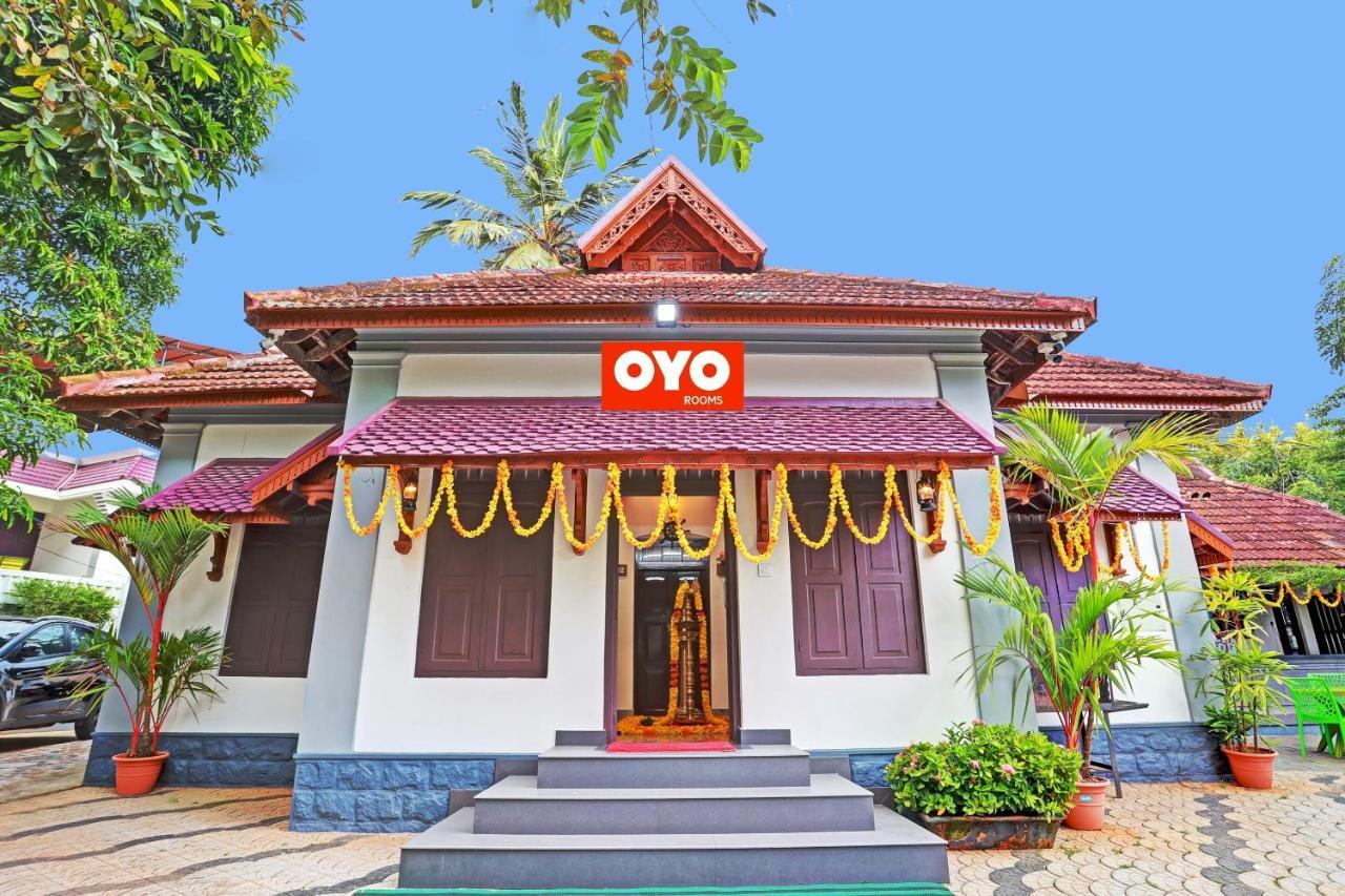 Oyo Pop Tavern Heritage Thiruvananthapuram Exterior photo